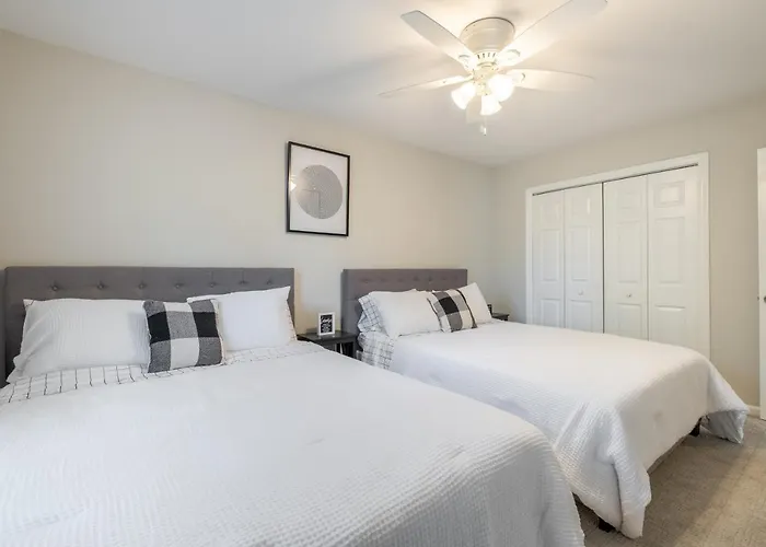 Modern Stunning Southpark/Cotswold Home!