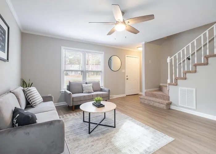 Modern Stunning Southpark/Cotswold Home!